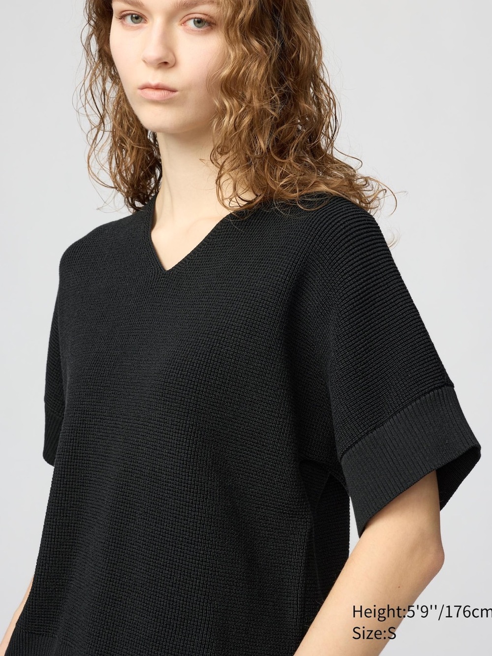 Uniqlo  V-Neck Short Sleeve Sweater - Women